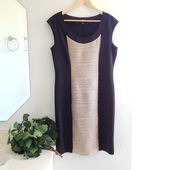 Ronni Nicole Dresses & Skirts - Ronni Nicole Black and Beige Rippled Dress Size 14